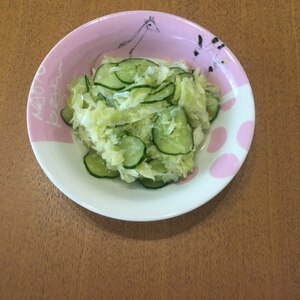 我が家のきゅうりとワカメの酢の物